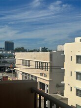 1150 Collins Ave in Miami Beach, FL - Building Photo - Building Photo