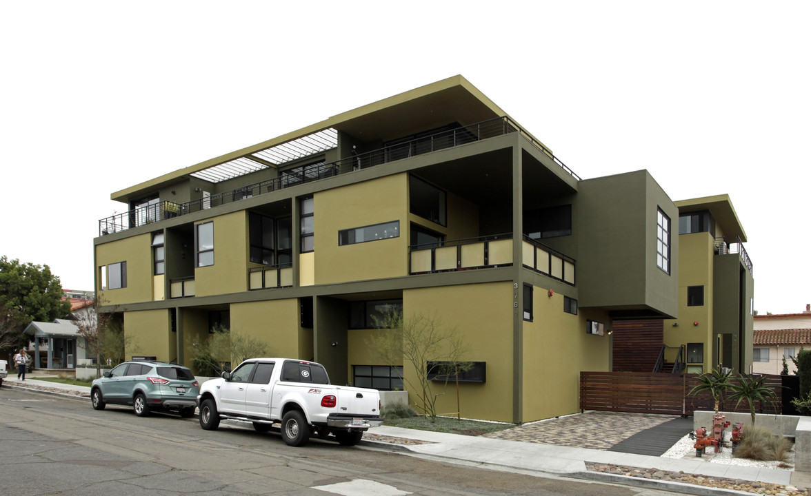 Centre Street Lofts in San Diego, CA - Building Photo