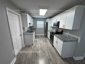 909 Skyview Dr in Brandon, FL - Building Photo - Building Photo