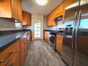 201 S 45th St in Richmond, CA - Foto de edificio - Building Photo