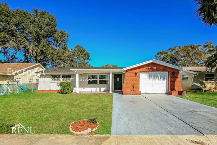 7125 Nova Scotia Dr in Port Richey, FL - Building Photo