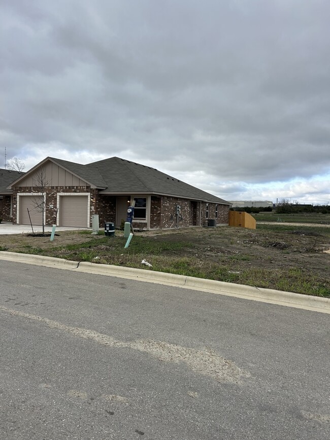 1106 B Zora Dr in Temple, TX - Building Photo - Building Photo