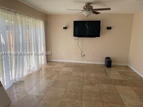 9044 SW 212th Ln in Cutler Bay, FL - Building Photo - Building Photo