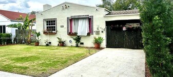 521 NW 48th St in Miami, FL - Building Photo