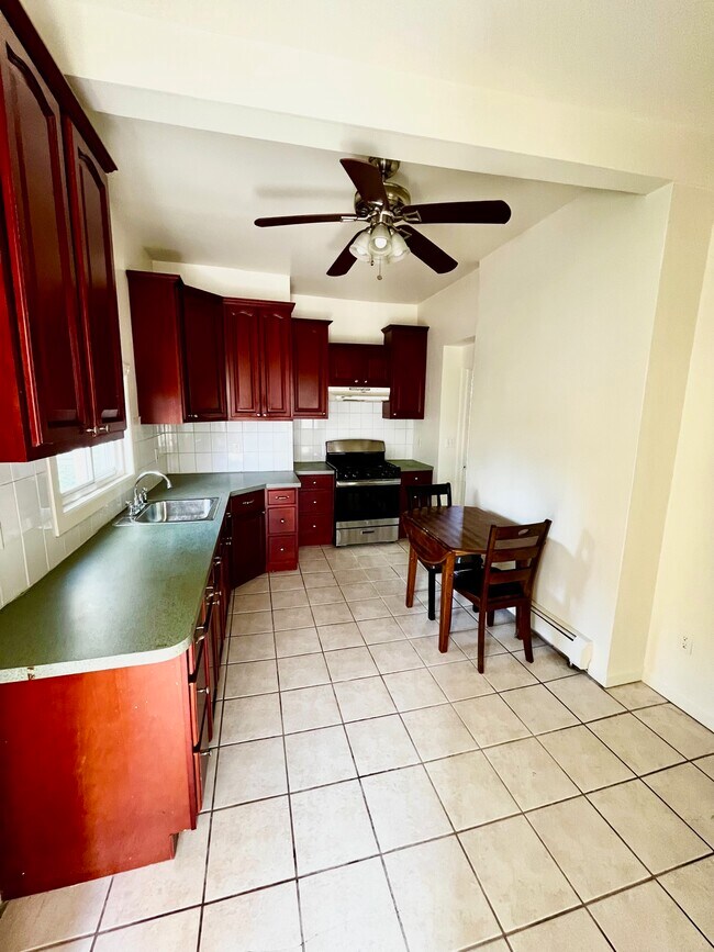 500 N Division St in Peekskill, NY - Building Photo - Building Photo