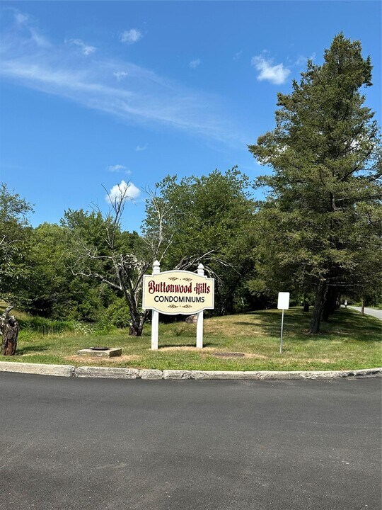 232 Concord Ln in Middletown, NY - Building Photo