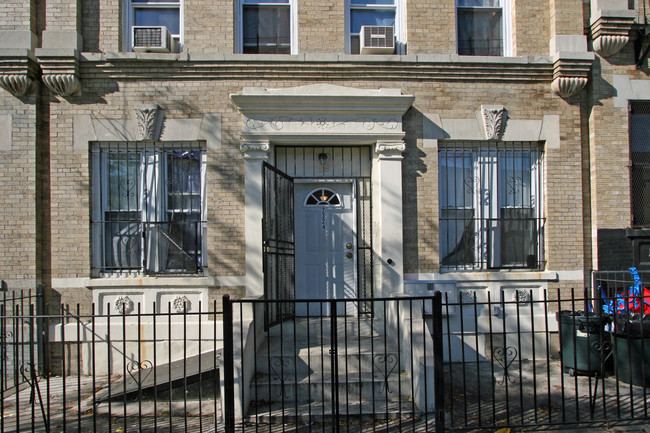 2324 Bedford Ave 6 in Brooklyn, NY - Foto de edificio - Building Photo