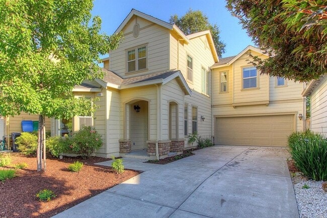 property at 2744 Rochelle St