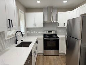 1053 Oakland Park Ave in Columbus, OH - Building Photo - Building Photo