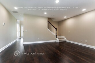 523 Cliffglen Way NW in Lilburn, GA - Foto de edificio - Building Photo