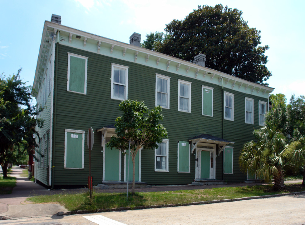 119 E Park Ave in Savannah, GA - Building Photo