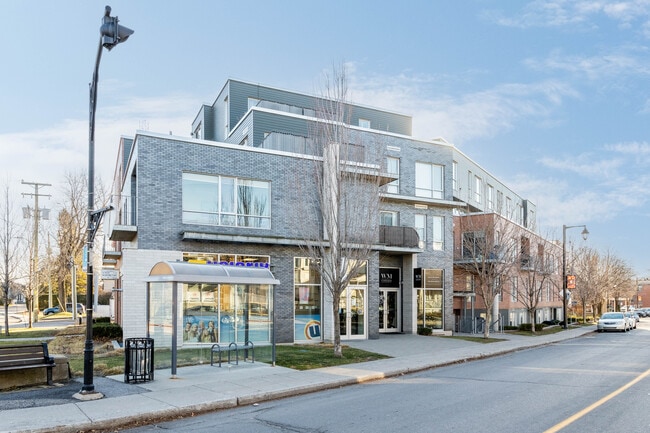 670-680 Bord du Lac Rd in Dorval, QC - Building Photo - Building Photo