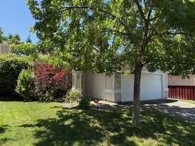 2440 Julliard Cir in Roseville, CA - Building Photo