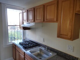 2505 Brookfield Ave in Baltimore, MD - Building Photo