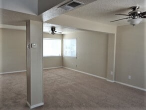 8140 Waterbury Pl NW in Albuquerque, NM - Foto de edificio - Building Photo