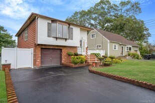 813 Windmill Ave in West Babylon, NY - Building Photo