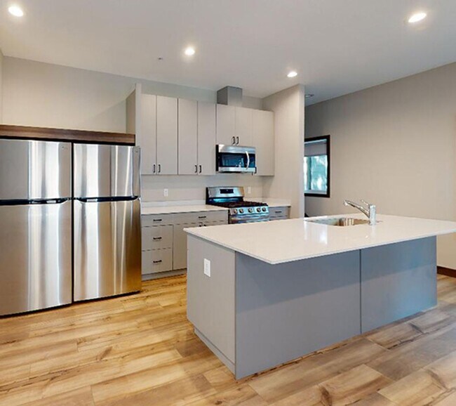 1316 SE 8th St in Minneapolis, MN - Building Photo - Building Photo