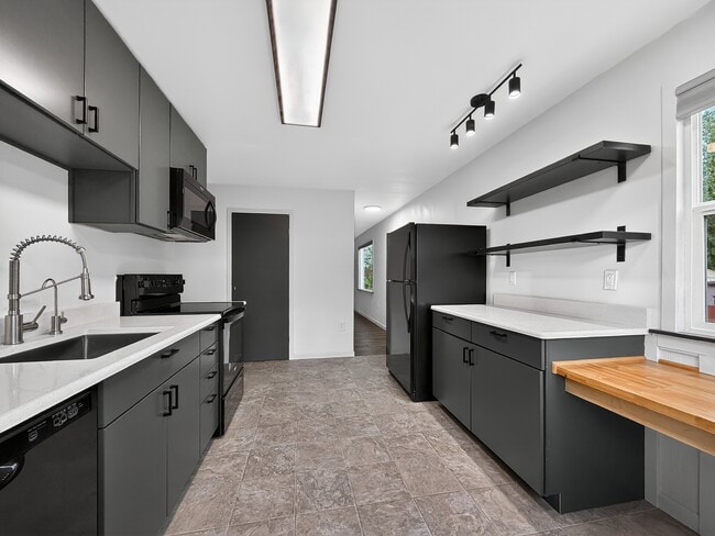 12705 Evanston Ave N in Seattle, WA - Building Photo - Building Photo