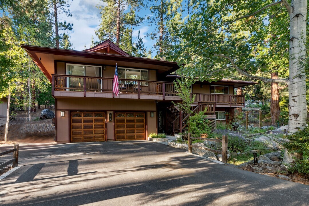 275 Paiute Dr in Zephyr Cove, NV - Building Photo