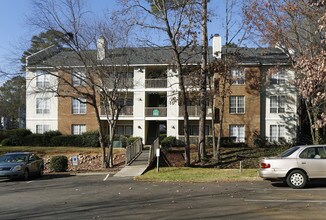 Otter Run Apartments in Raleigh, NC - Building Photo - Building Photo