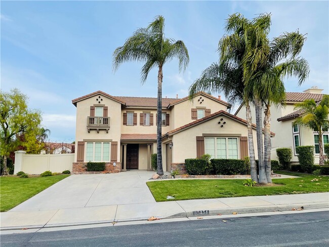 45434 Callesito Altar in Temecula, CA - Foto de edificio - Building Photo