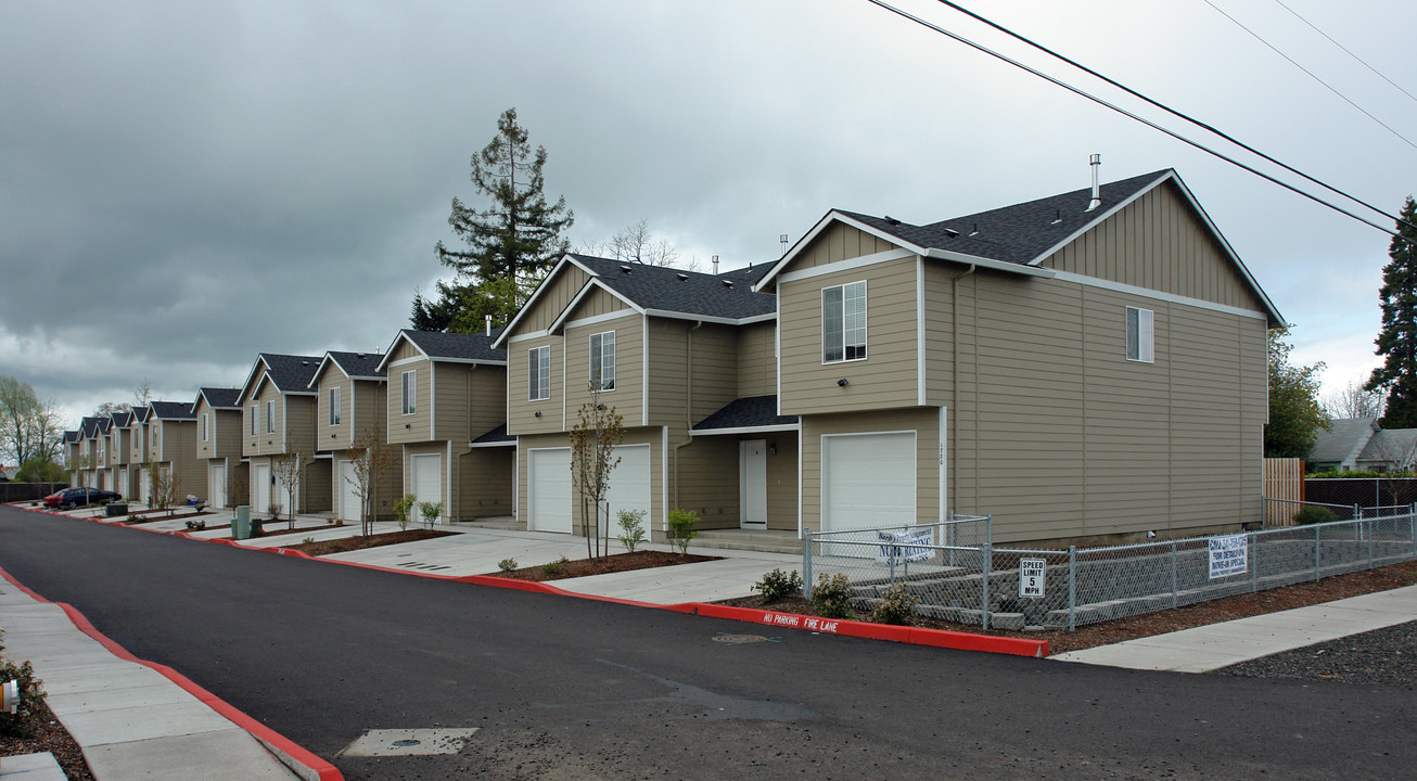 1780-1860 S 7th St in Lebanon, OR - Building Photo