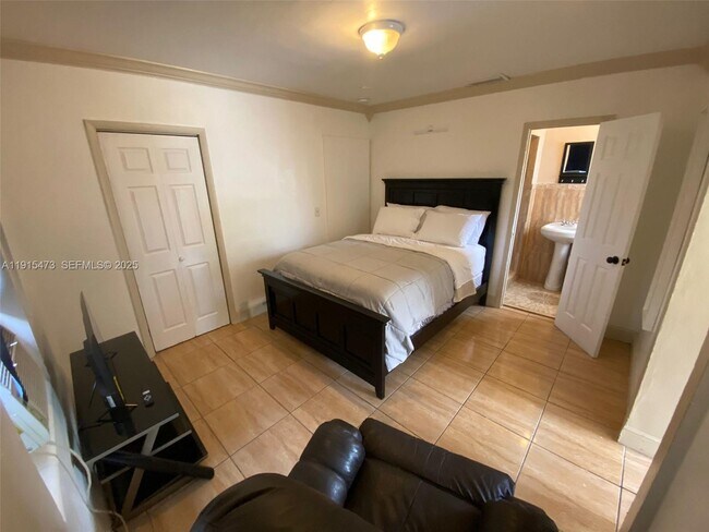 436 E Evanston Cir-Unit -2 in Fort Lauderdale, FL - Building Photo - Building Photo