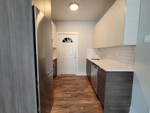 641 W Roscoe St in Chicago, IL - Building Photo - Building Photo