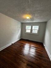 4625 Chalmers St in Detroit, MI - Foto de edificio - Building Photo