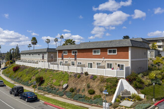 Serena Vista Apartment Homes in La Mesa, CA - Foto de edificio - Building Photo