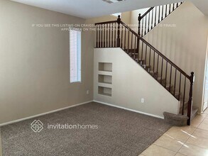 10749 Drake Ridge Ave in Las Vegas, NV - Foto de edificio - Building Photo