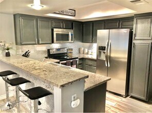 2700 Lodestone Dr in Las Vegas, NV - Foto de edificio - Building Photo