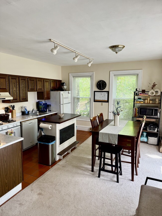 41 Pleasant St, Unit 1 in Somersworth, NH - Building Photo - Building Photo