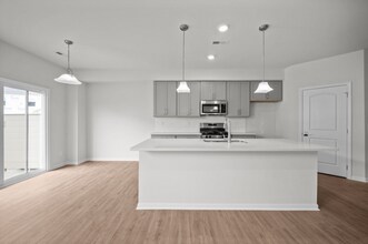 2405 Salt Springs Dr in Saline, MI - Building Photo - Building Photo