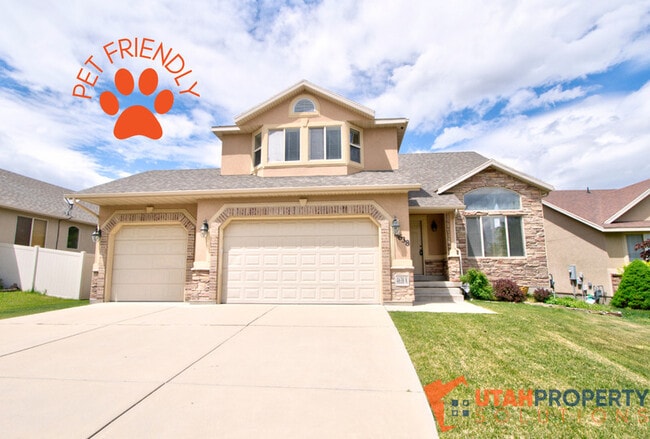property at 4638 Seminole Cir