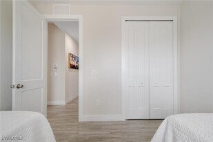 4665 Key Largo Ln in Bonita Springs, FL - Building Photo