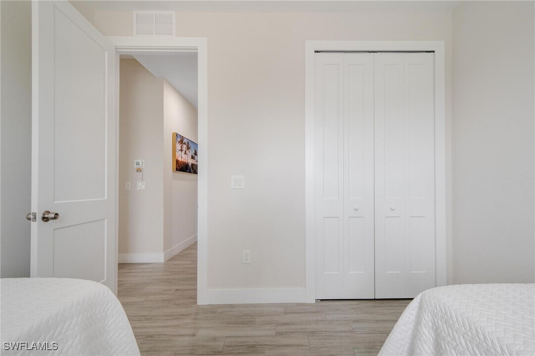 4665 Key Largo Ln in Bonita Springs, FL - Building Photo