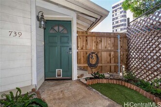 739 Kinalau Pl in Honolulu, HI - Building Photo - Building Photo