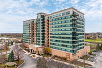 The Residences at Seven Bridges in Woodridge, IL - Foto de edificio - Primary Photo