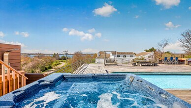 30 Homeward Ln in Montauk, NY - Building Photo - Building Photo