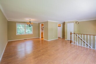 5518 Old Crain Hwy in Upper Marlboro, MD - Foto de edificio - Building Photo