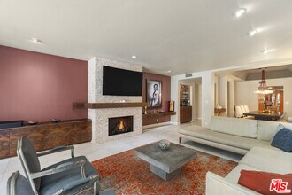 8455 Fountain Ave in West Hollywood, CA - Building Photo - Building Photo