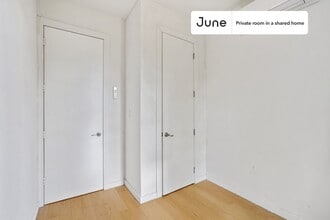 Private bedroom in 4 bed/2 bath Home in New York, NY - Building Photo - Building Photo
