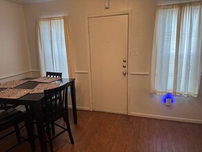 DECEMBER MOVE IN! Cute 3 Bedroom 1.5 Bath in Bryan, TX - Building Photo - Building Photo