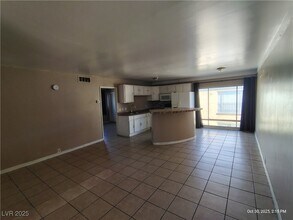 2929 E Elm Ave in Las Vegas, NV - Building Photo - Building Photo