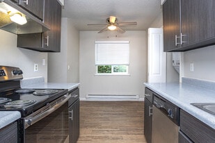 Madison at River's Edge Apartments in Auburn, WA - Building Photo