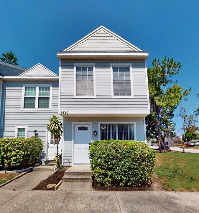 6710 121st Ave N in Largo, FL - Building Photo