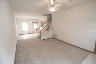 5000 Derby Ridge Dr in Columbia, MO - Foto de edificio - Building Photo