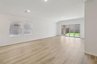 2230 Currents Rd in Princeton, TX - Foto de edificio - Building Photo