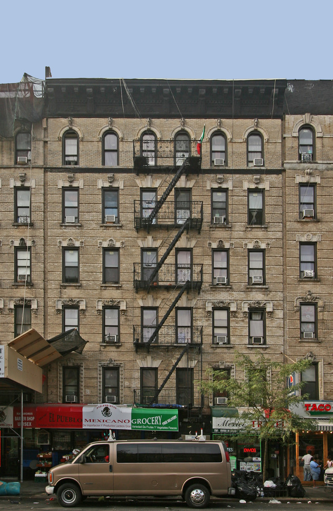 238-240 E 116th St in New York, NY - Foto de edificio - Building Photo